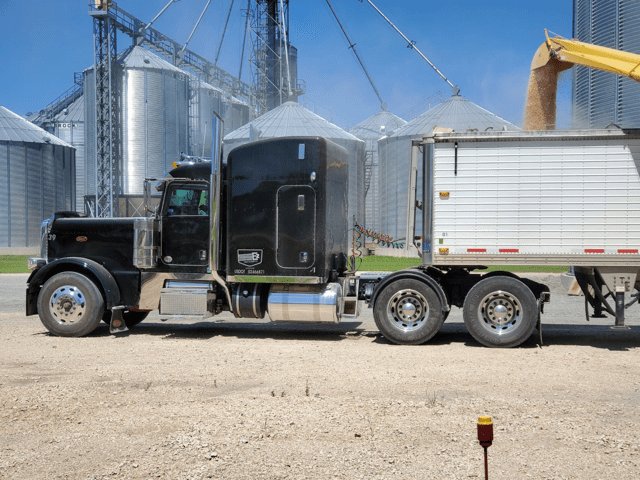 AboutPagePhoto Grain Trucking Altona